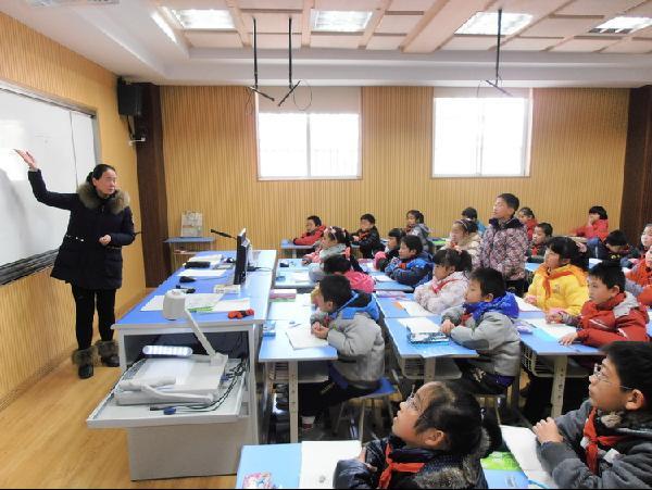http://s.yun12.cn/ymzxxx/images/1f0ftjqg5fi20190315220124.jpg